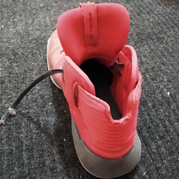 Under Armour Men's Rare Bright Red Kicks Size 7 - Picture 2 of 6